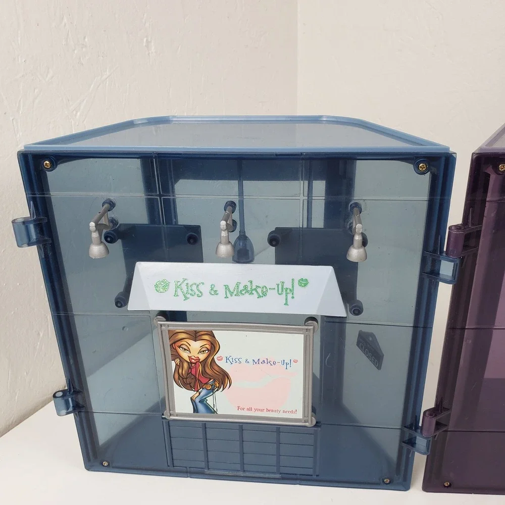 Lil Bratz Fashion Mall Playset Funk Out, Kiss & Make Up, Fashion Friend-z 2003